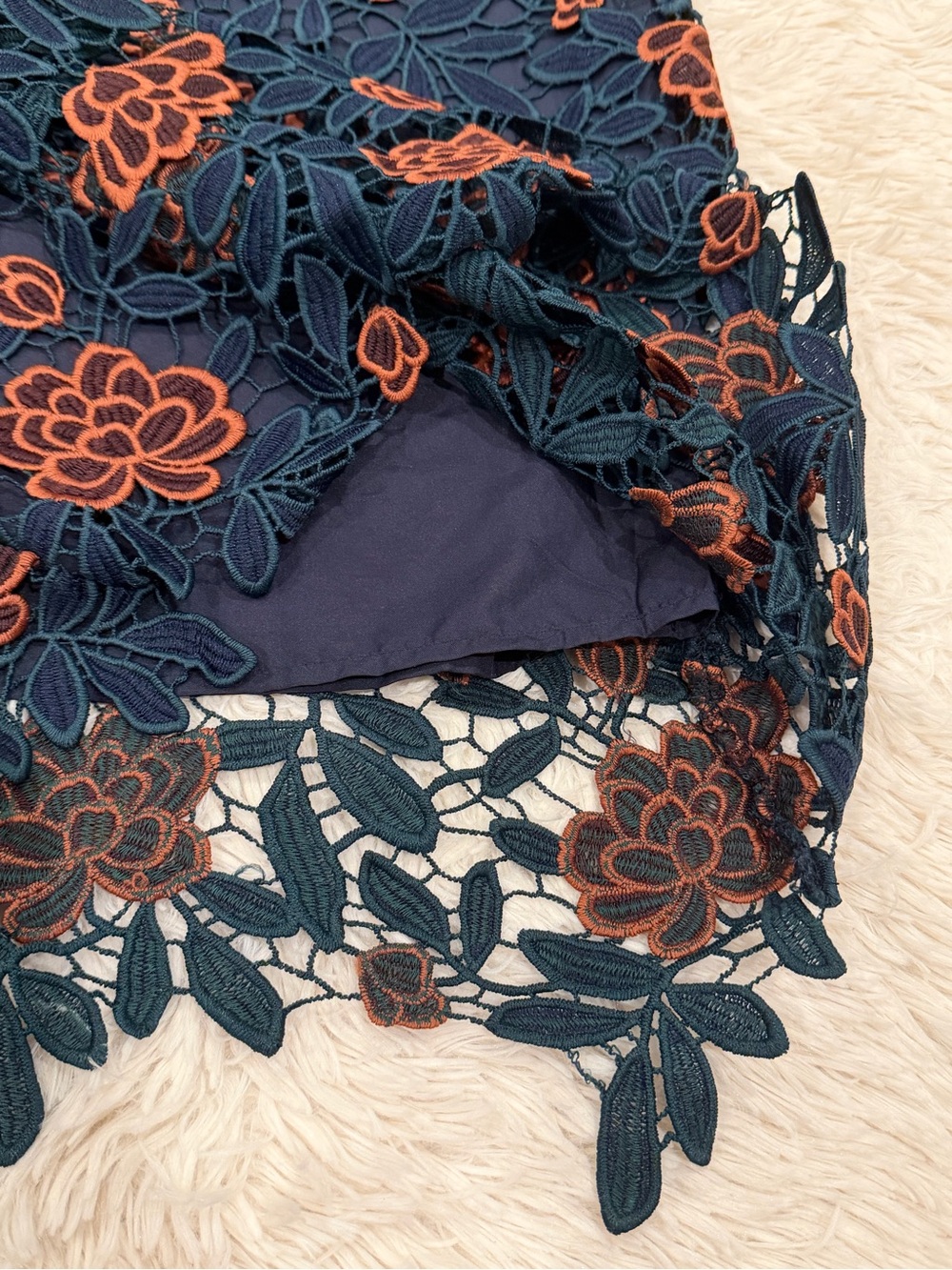 Cupcakes and Cashmere Mandolin Floral Lace Dress 8 Floral Embroidered Lace Party - Picture 9 of 12